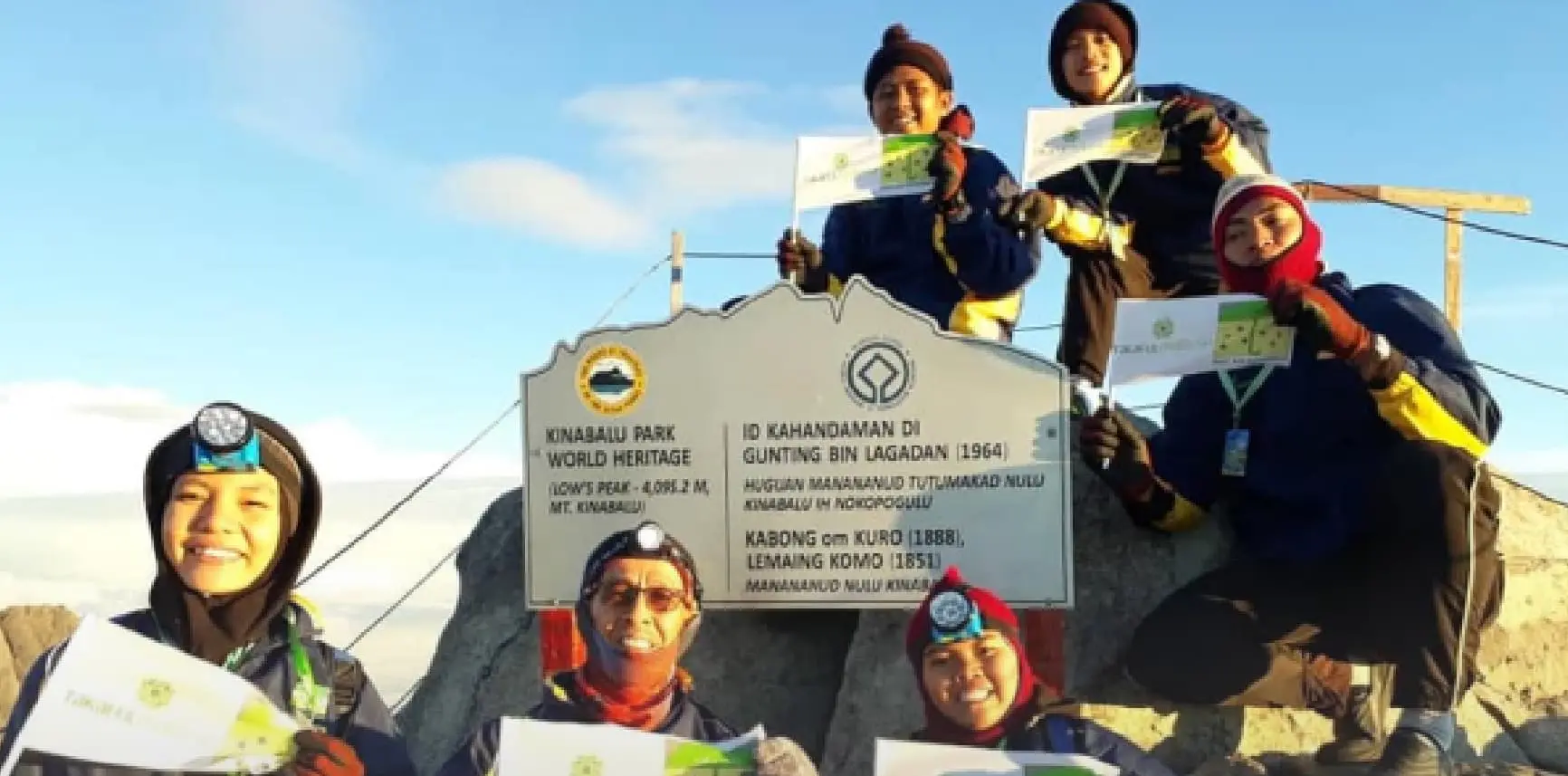 highlight of As-Sakinah orphanage conquer the peak of Mount Kinabalu